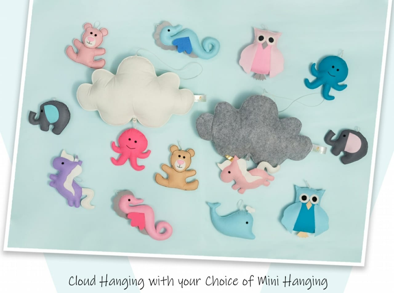 Cloud hanging with mini - Monkinz
