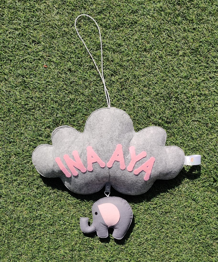 Cloud hanging with mini - Monkinz