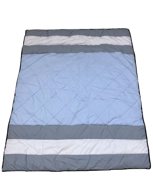 Dreamy Stripes Quilt (Blue)